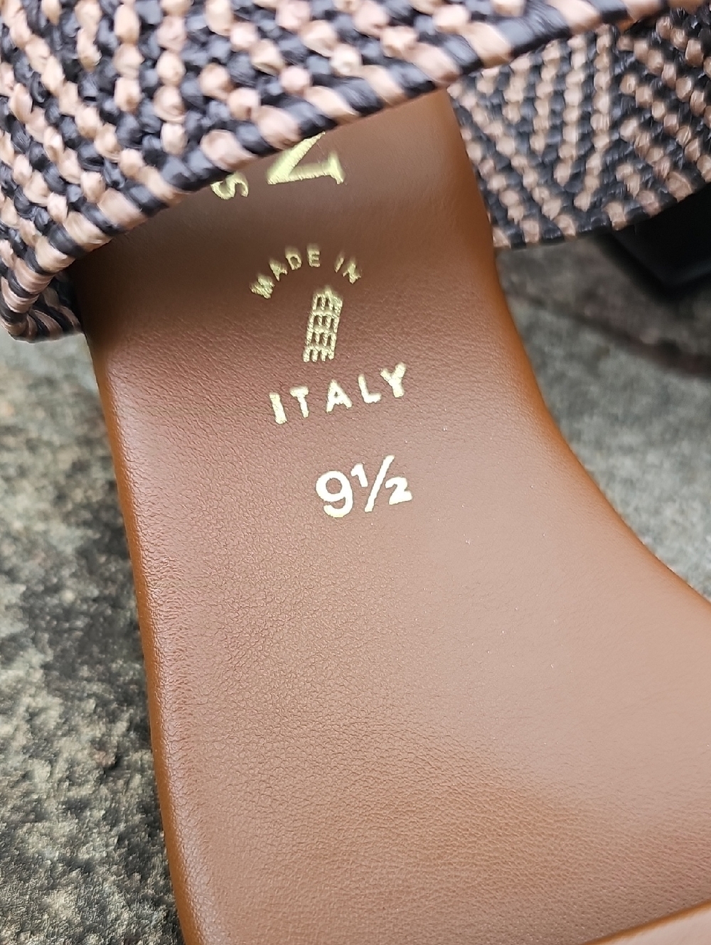 Italian Shoemakers Brown Block Heeled Sandals - Picture 4 of 11
